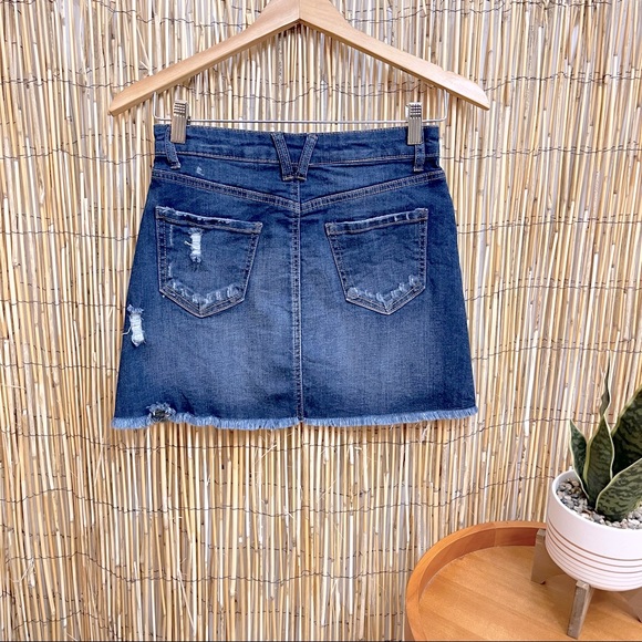 NWOT Wax Jean Distressed Mini Denim Skirt Size Small - Picture 3 of 6